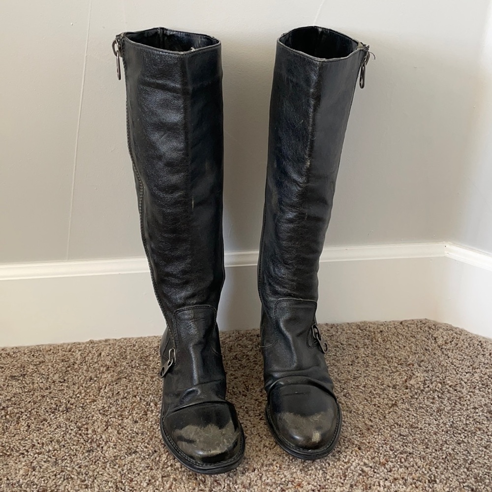 Beautiful Steve Madden distressed boots